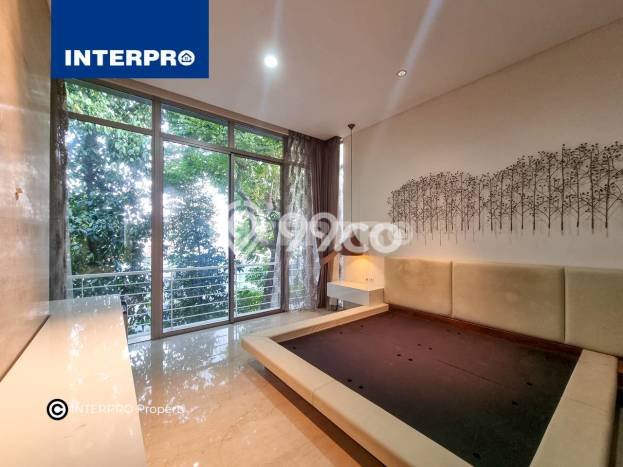 Dijual Rumah Luas Elegan Dengan View Eksklusif di Kedoya, Jakarta Barat Dijual Rumah Luas Elegan Dengan View Eksklusif di Kedoya, Jakarta Barat