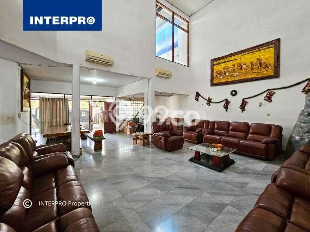Rumah Terawat area Intercon, Jakarta Barat, Luas Tanah 450m², Luas Bangunan 500m² Rumah Terawat area Intercon, Jakarta Barat, Luas Tanah 450m², Luas Bangunan 500m²