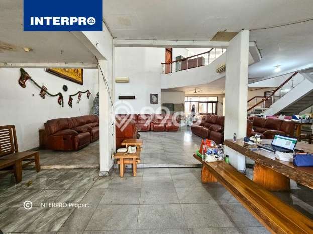 Rumah Terawat area Intercon, Jakarta Barat, Luas Tanah 450m², Luas Bangunan 500m² Rumah Terawat area Intercon, Jakarta Barat, Luas Tanah 450m², Luas Bangunan 500m²