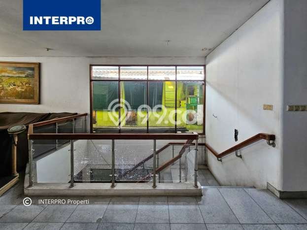 Rumah Terawat area Intercon, Jakarta Barat, Luas Tanah 450m², Luas Bangunan 500m² Rumah Terawat area Intercon, Jakarta Barat, Luas Tanah 450m², Luas Bangunan 500m²