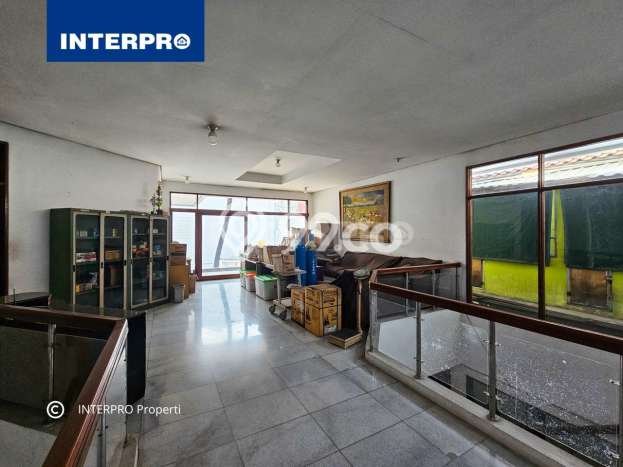 Rumah Terawat area Intercon, Jakarta Barat, Luas Tanah 450m², Luas Bangunan 500m² Rumah Terawat area Intercon, Jakarta Barat, Luas Tanah 450m², Luas Bangunan 500m²