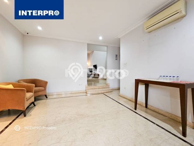 SPECIAL OFFER! Rumah Asri di Intercon, Luas 225m² LB 400m² SPECIAL OFFER! Rumah Asri di Intercon, Luas 225m² LB 400m²