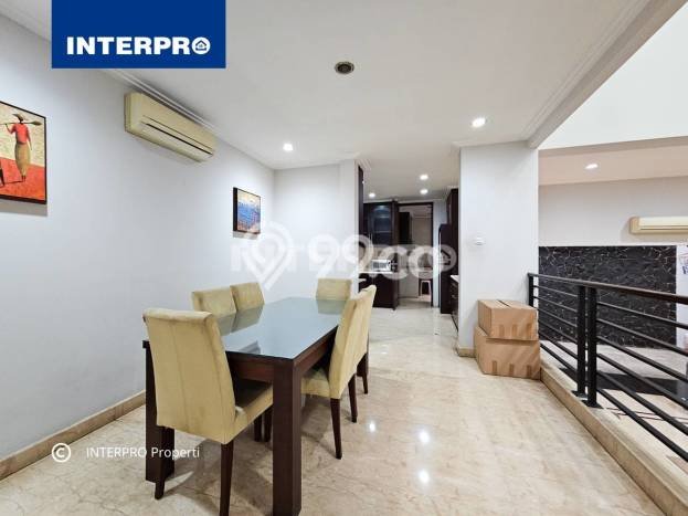 SPECIAL OFFER! Rumah Asri di Intercon, Luas 225m² LB 400m² SPECIAL OFFER! Rumah Asri di Intercon, Luas 225m² LB 400m²