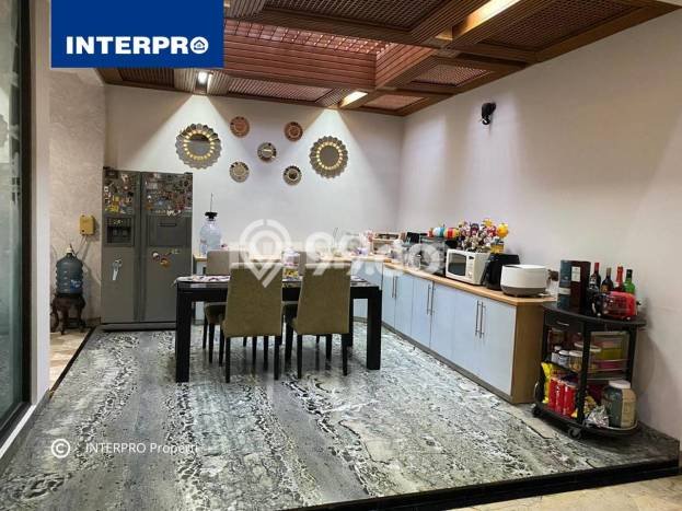 For Sale! Luxury House LT 351m2 Desain Elegan di Kedoya Baru For Sale! Luxury House LT 351m2 Desain Elegan di Kedoya Baru