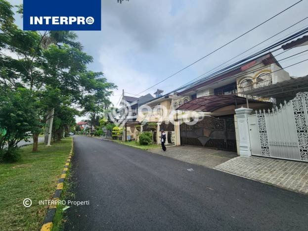 For Sale! Luxury House LT 351m2 Desain Elegan di Kedoya Baru For Sale! Luxury House LT 351m2 Desain Elegan di Kedoya Baru