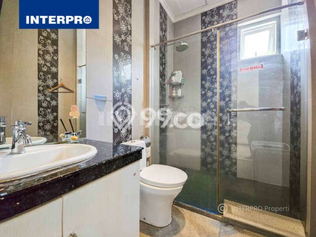 Rumah Elit Modern Tanpa Renovasi di Puri Indah Jakarta Barat Rumah Elit Modern Tanpa Renovasi di Puri Indah Jakarta Barat