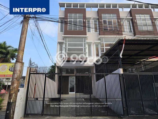 Ruko Dijual di Jakarta Barat LT 130m2 & LB 250m2 Lokasi Terbaik! Ruko Dijual di Jakarta Barat LT 130m2 & LB 250m2 Lokasi Terbaik!