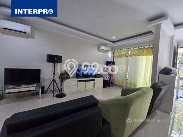 Rumah 5 KT 3 KM LT 144m², Luas Bangunan 200m² di Daan Mogot, Jakarta Barat Rumah 5 KT 3 KM LT 144m², Luas Bangunan 200m² di Daan Mogot, Jakarta Barat
