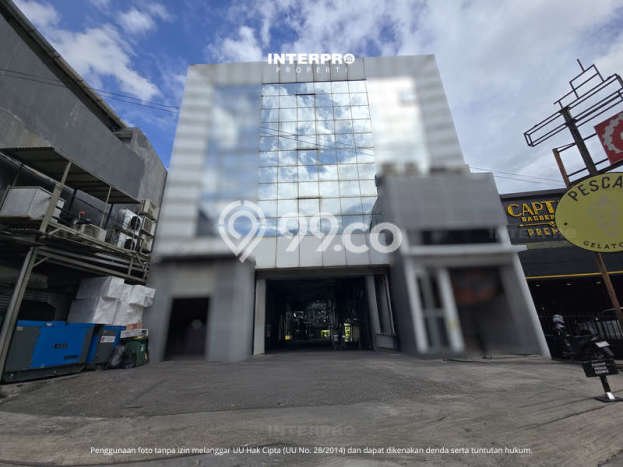 Ruko Disewa di Jakarta Barat dengan LB 350m2 Area Komersial Ramai Ruko Disewa di Jakarta Barat dengan LB 350m2 Area Komersial Ramai