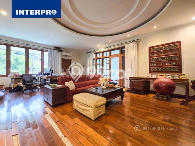 Rumah Area Nyaman kawasan Sunrise Garden, Jakarta Barat, Luas 394m² LB 490m² Rumah Area Nyaman kawasan Sunrise Garden, Jakarta Barat, Luas 394m² LB 490m²