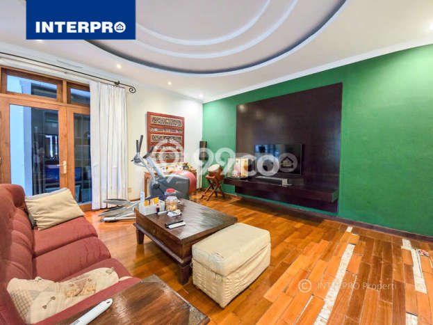 Rumah Area Nyaman kawasan Sunrise Garden, Jakarta Barat, Luas 394m² LB 490m² Rumah Area Nyaman kawasan Sunrise Garden, Jakarta Barat, Luas 394m² LB 490m²