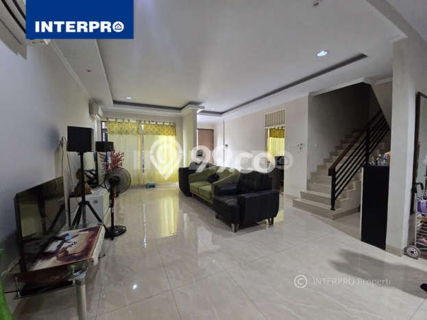 Rumah 5 KT 3 KM LT 144m², Luas Bangunan 200m² di Daan Mogot, Jakarta Barat Rumah 5 KT 3 KM LT 144m², Luas Bangunan 200m² di Daan Mogot, Jakarta Barat