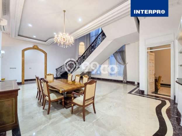 Ready to Use! Premium House LT 435m2 Desain Elegan di Senayan Ready to Use! Premium House LT 435m2 Desain Elegan di Senayan