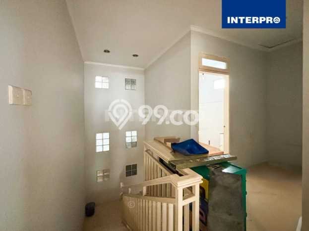 Rumah Strategis di Jelambar, Jakarta Barat, Luas 214m² LB 300m² - HARGA NEGO! Rumah Strategis di Jelambar, Jakarta Barat, Luas 214m² LB 300m² - HARGA NEGO!