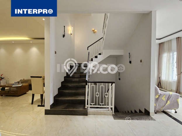 Ready to Use! Premium House LT 144m2 Desain Elegan di Taman Cosmos Ready to Use! Premium House LT 144m2 Desain Elegan di Taman Cosmos