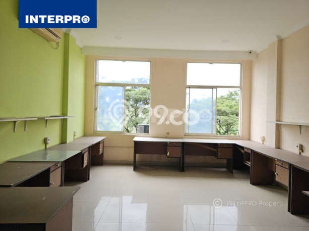 LOKASI PREMIUM! Ruko Kawasan Green Lake City, Luas 266m², Akses Utama LOKASI PREMIUM! Ruko Kawasan Green Lake City, Luas 266m², Akses Utama