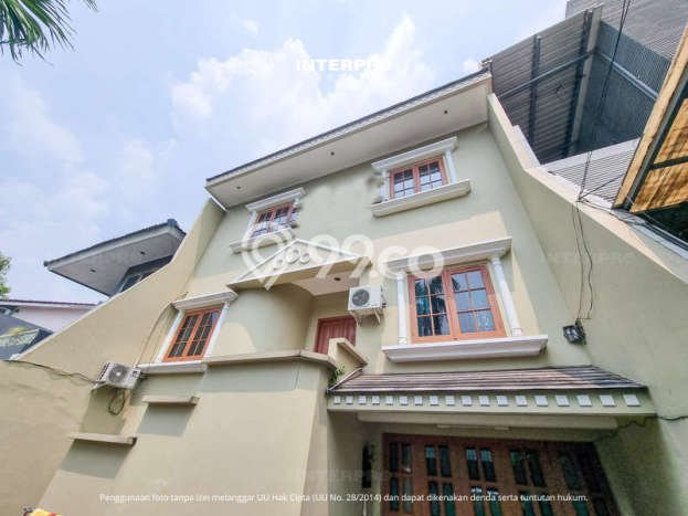 Rumah Luxury Modern Siap Huni di Puri Indah Jakarta Barat Rumah Luxury Modern Siap Huni di Puri Indah Jakarta Barat