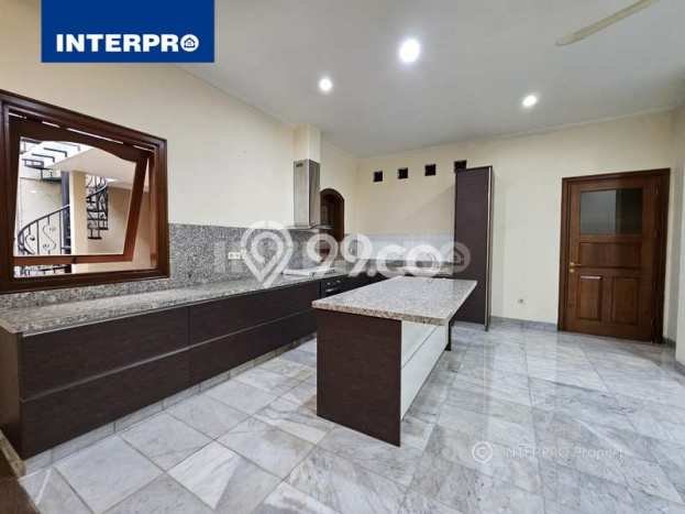PRIME LOCATION! Rumah di Permata Buana, 4 KT, Lingkungan Strategis, Luas 250m² Bangunan 350m² PRIME LOCATION! Rumah di Permata Buana, 4 KT, Lingkungan Strategis, Luas 250m² Bangunan 350m²