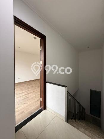 Rumah Elit Modern Tanpa Renovasi di Pantai Indah Kapuk Jakarta Utara Rumah Elit Modern Tanpa Renovasi di Pantai Indah Kapuk Jakarta Utara