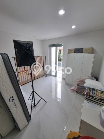 Rumah Elit LB 240m2 Siap Huni Desain Elegan di Pantai Indah Kapuk, Jakarta Utara Rumah Elit LB 240m2 Siap Huni Desain Elegan di Pantai Indah Kapuk, Jakarta Utara