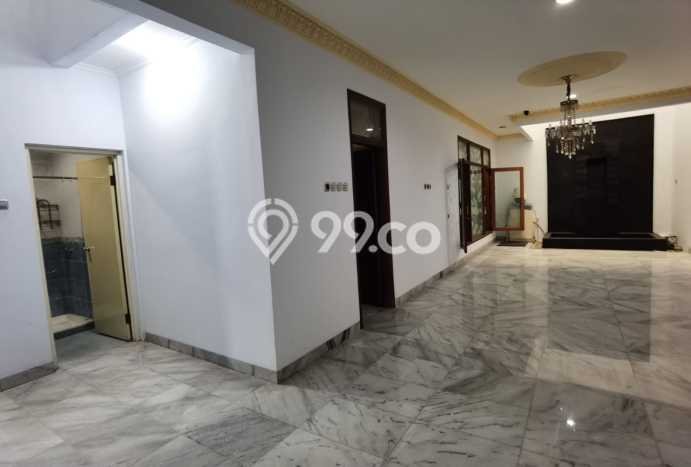 Rumah Elit LB 350m2 Siap Pakai Desain Elegan di Meruya, Jakarta Barat Rumah Elit LB 350m2 Siap Pakai Desain Elegan di Meruya, Jakarta Barat