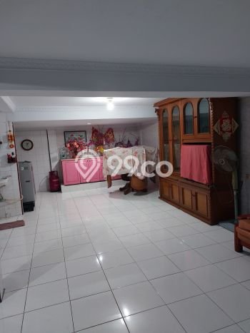 Rumah Mewah LB 195m2 Siap Huni Desain Elegan di Jelambar, Jakarta Barat Rumah Mewah LB 195m2 Siap Huni Desain Elegan di Jelambar, Jakarta Barat