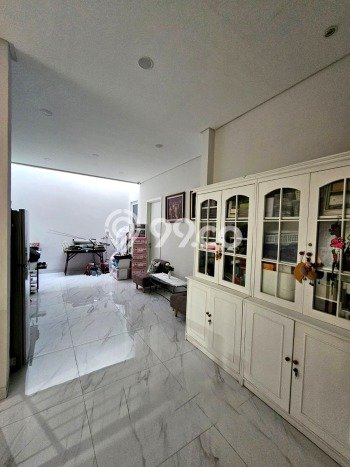 For Sale Hunian Mewah Cozy di Jakarta Barat For Sale Hunian Mewah Cozy di Jakarta Barat