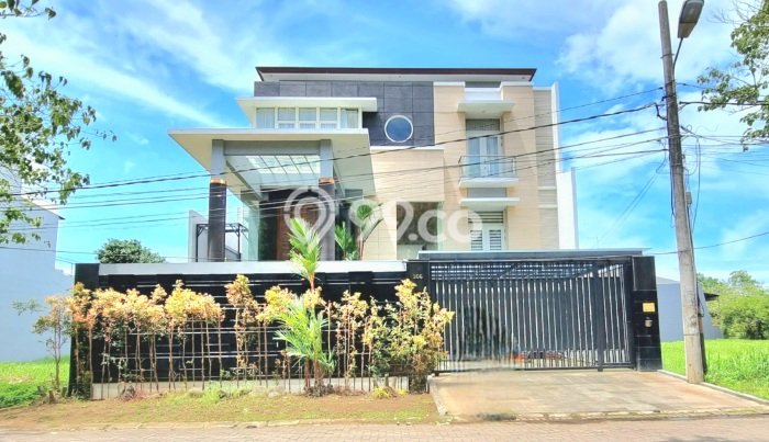 Siap Huni Rumah Mewah 7 Kamar di Makassar Dekat ke Mana Saja Siap Huni Rumah Mewah 7 Kamar di Makassar Dekat ke Mana Saja