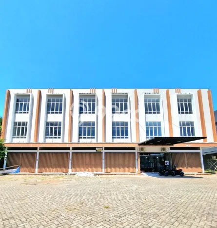 Ruko Disewakan di Area Ramai Tamalanrea, Makassar Ruko Disewakan di Area Ramai Tamalanrea, Makassar
