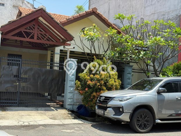 Rumah di Taman Kopo Indah, 1 KM, Area Tenang Rumah di Taman Kopo Indah, 1 KM, Area Tenang