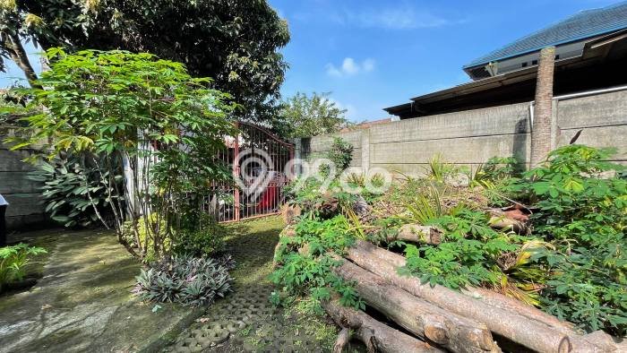 Rumah Nyaman di Cicendo, Bandung, Luas 913m2m² LB 400m2m² Rumah Nyaman di Cicendo, Bandung, Luas 913m2m² LB 400m2m²