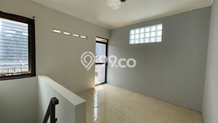 Jual Rumah Eksklusif 3 KT di Taman Kopo Indah, Bandung Jual Rumah Eksklusif 3 KT di Taman Kopo Indah, Bandung