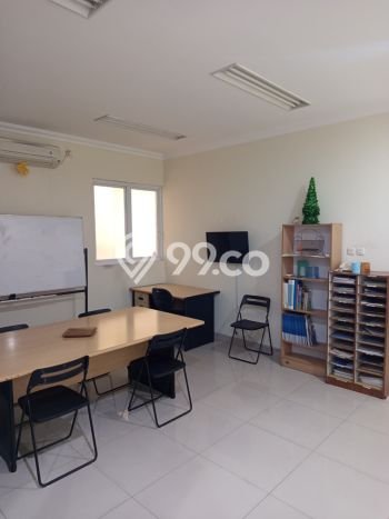 Ruko Dijual di Jakarta Barat LT 163m2 & LB 350m2 Lokasi Terbaik! Ruko Dijual di Jakarta Barat LT 163m2 & LB 350m2 Lokasi Terbaik!