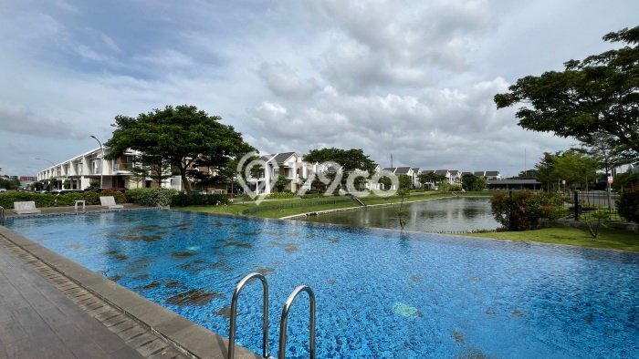 Properti Strategis 3 KT Luas Tanah 122m² di Summarecon Bekasi, Bekasi Properti Strategis 3 KT Luas Tanah 122m² di Summarecon Bekasi, Bekasi
