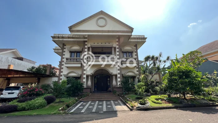 For Sale! Premium House LT 900m2 Desain Elegan di Grand Wisata For Sale! Premium House LT 900m2 Desain Elegan di Grand Wisata