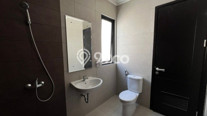 Rumah Minimalis 3 Kamar LT 77m2 di Summarecon Crown Gading Rumah Minimalis 3 Kamar LT 77m2 di Summarecon Crown Gading