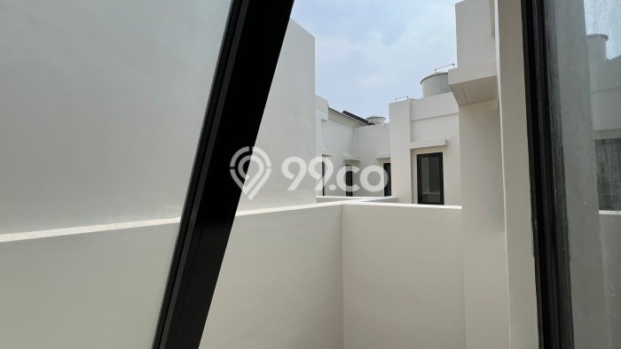 Disewakan! Rumah 2 Kamar Tidur &
2 Kamar Mandi di Summarecon Crown Gading, Bekasi Disewakan! Rumah 2 Kamar Tidur &
2 Kamar Mandi di Summarecon Crown Gading, Bekasi