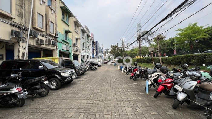 Unit Ruko Dijual di Bekasi LT 418m2 & LB 181m2 Unit Ruko Dijual di Bekasi LT 418m2 & LB 181m2