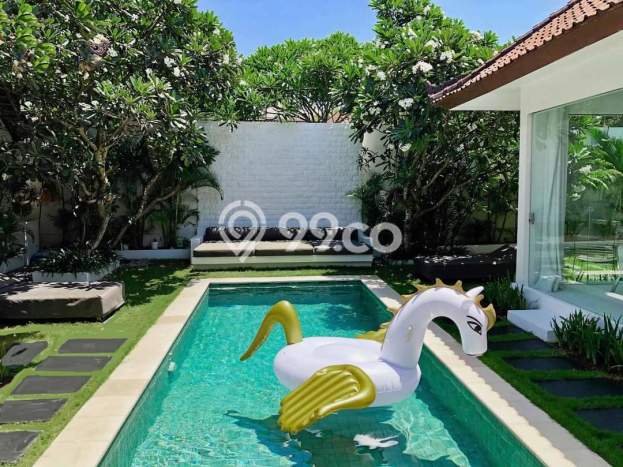 Rumah di Seminyak, Akses ke Mall, LT 493m² Rumah di Seminyak, Akses ke Mall, LT 493m²