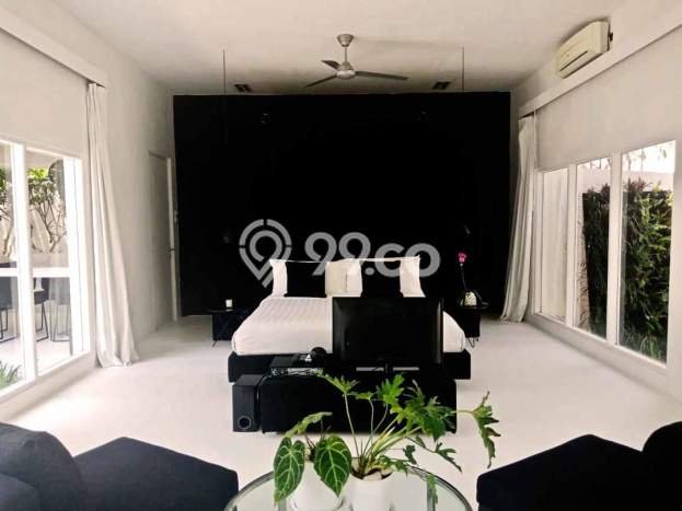 Rumah di Seminyak, Akses ke Mall, LT 493m² Rumah di Seminyak, Akses ke Mall, LT 493m²