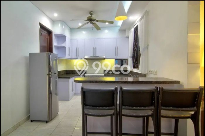 BEST CHOICE! Rumah kawasan Petitenget, 2 KT, Akses Sekolah, LT 300m² Bangunan 150m² BEST CHOICE! Rumah kawasan Petitenget, 2 KT, Akses Sekolah, LT 300m² Bangunan 150m²