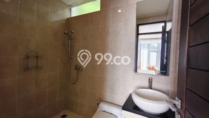Kesempatan Langka! Vila Kawasan , Luas 185m2m², Posisi Strategis akses ke beragam fasilitas Kesempatan Langka! Vila Kawasan , Luas 185m2m², Posisi Strategis akses ke beragam fasilitas