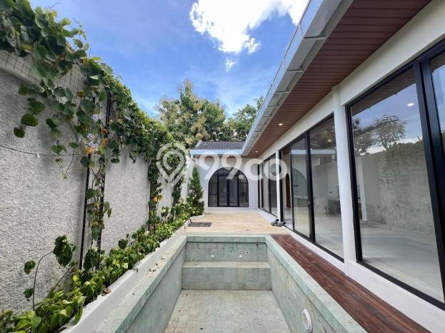 Vila Strategis Kawasan , Luas 200m2m², Akses Badung, Badung Vila Strategis Kawasan , Luas 200m2m², Akses Badung, Badung