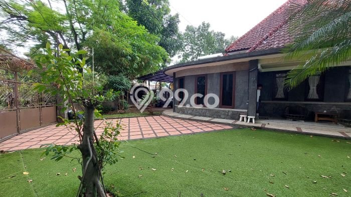 Rumah Elit Modern Tanpa Renovasi di Burangrang Bandung Rumah Elit Modern Tanpa Renovasi di Burangrang Bandung