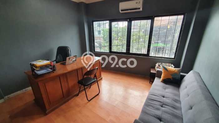 Ruko Dijual di Batununggal Bandung dengan Luas Bangunan 240m2 Ruko Dijual di Batununggal Bandung dengan Luas Bangunan 240m2