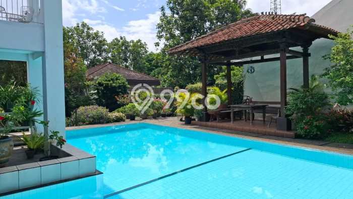 Rumah Lokasi Strategis di Cidadap, Bandung, LT 1041m2m² Bangunan 600m2m² Rumah Lokasi Strategis di Cidadap, Bandung, LT 1041m2m² Bangunan 600m2m²