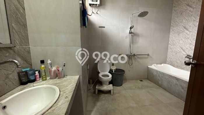 Jual Segera Rumah 5 KT 4 KM di Kawasan Komersial Gunung Batu, Bandung Jual Segera Rumah 5 KT 4 KM di Kawasan Komersial Gunung Batu, Bandung