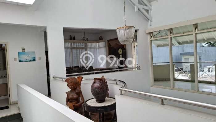 Rumah Lokasi Strategis di Cidadap, Bandung, LT 1041m2m² Bangunan 600m2m² Rumah Lokasi Strategis di Cidadap, Bandung, LT 1041m2m² Bangunan 600m2m²