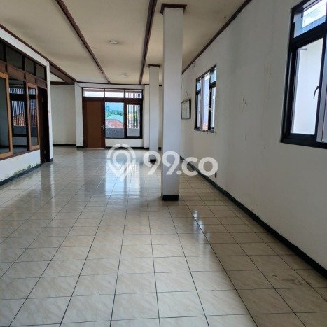 Rumah Disewakan Bandung LT 590m2 LB 800m2 Area Moch Toha Rumah Disewakan Bandung LT 590m2 LB 800m2 Area Moch Toha