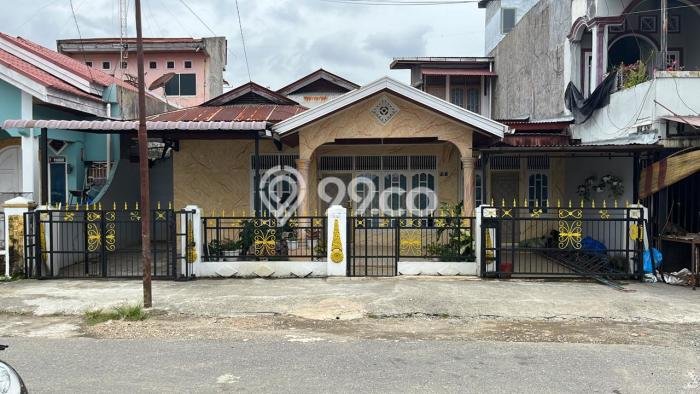 Rumah Nyaman dengan 4 Kamar Tidur di Lokasi Padang Kota, Padang Rumah Nyaman dengan 4 Kamar Tidur di Lokasi Padang Kota, Padang